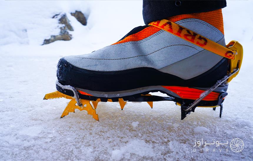 Professional mountaineering shoes
